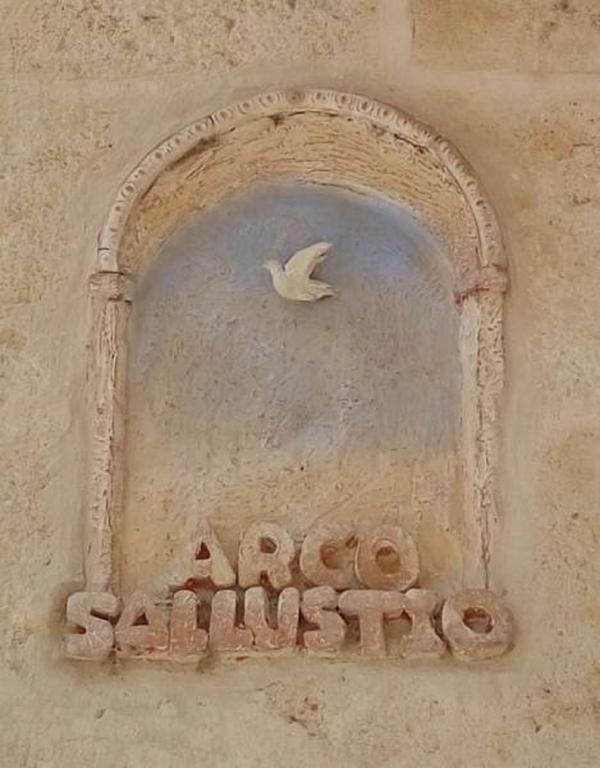 Arco Sallustio Monopoli Εξωτερικό φωτογραφία
